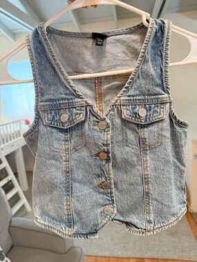 art class Light Blue Denim Vest with Yellow Accent Nails